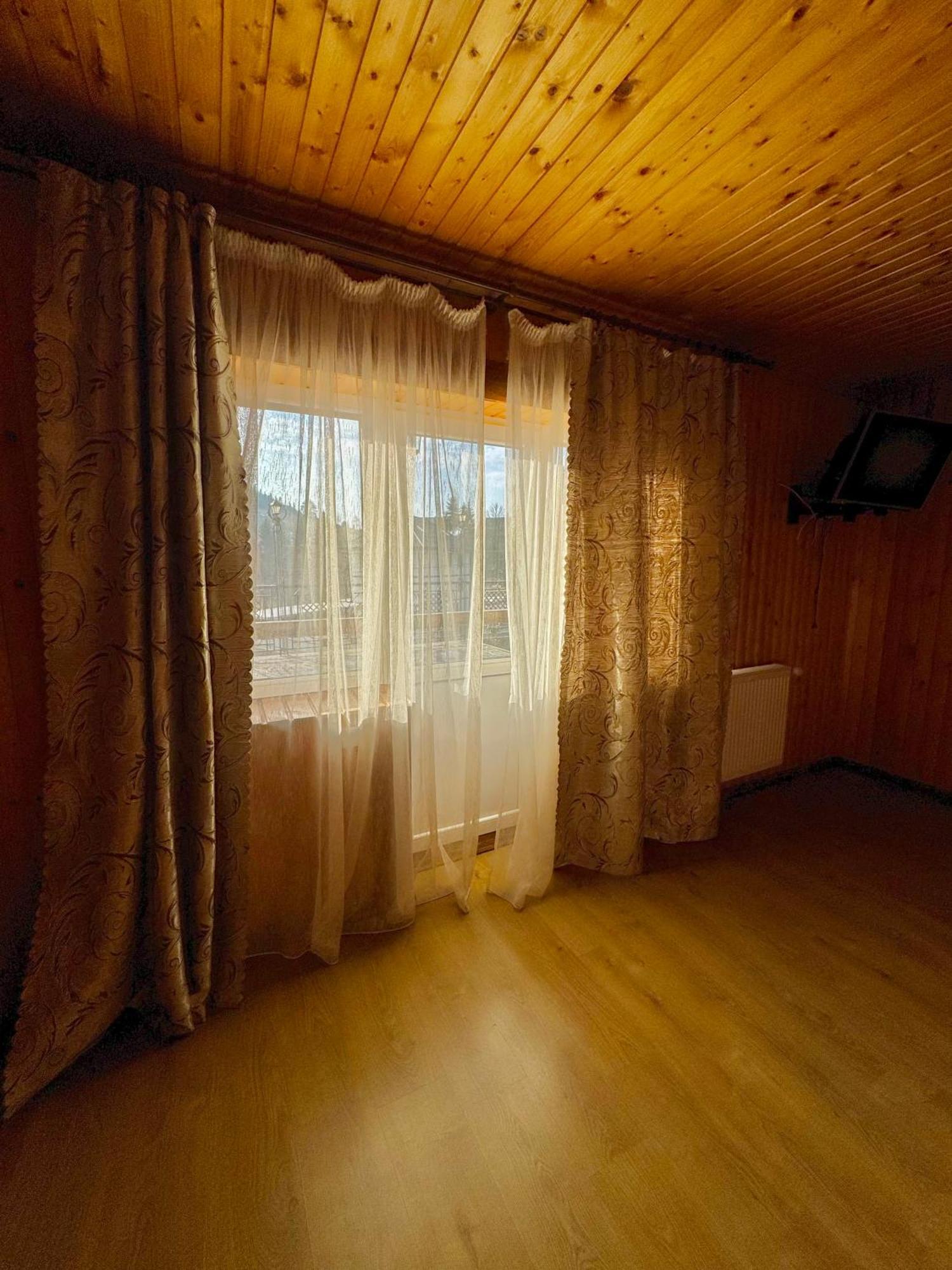 Опришок Hotel Palyanytsya Exterior foto